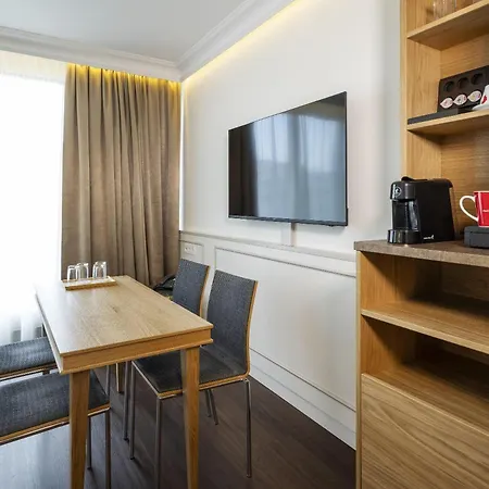 Arcotel Castellani Otel 4*